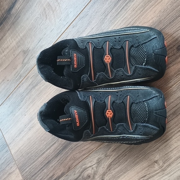 Old Navy leather shoes (upper) kids size 11 - Picture 2 of 14